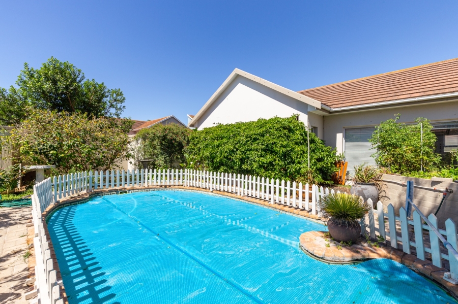 4 Bedroom Property for Sale in Port Owen Western Cape